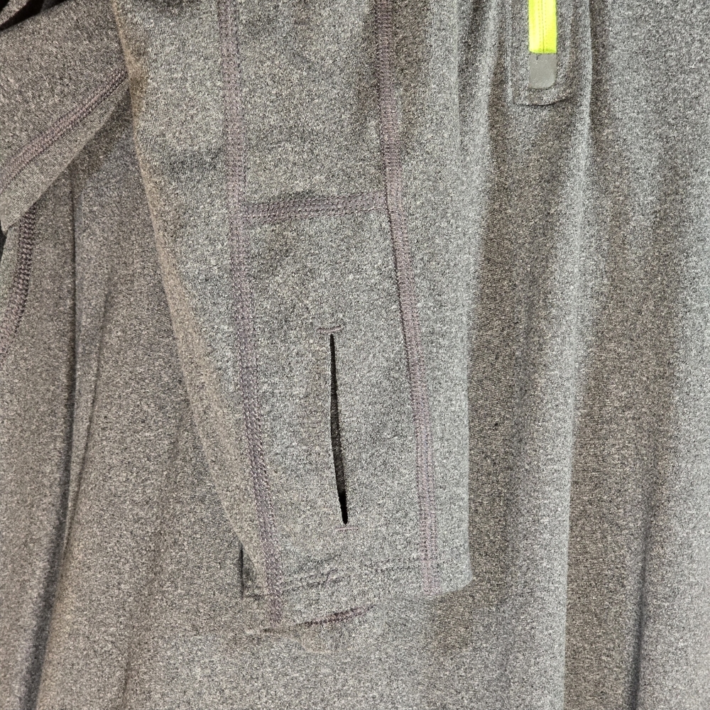 Nike Dri-Fit "Running" Reflective Training Sweatshirt - Picture 10 of 12